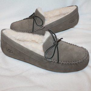 NIB UGG MEN'S‎ SUEDE SHEARLING SLIP ON TIE SLIPPERS FAWN BROWN TAN